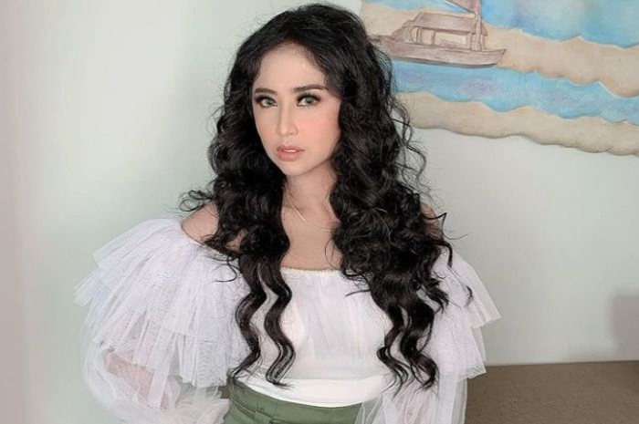 Dewi Perssik