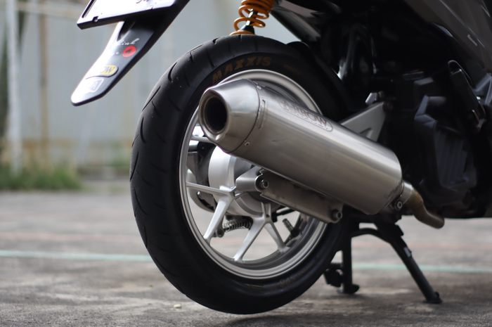 Vario 125 pakai knalpot aftermarket untuk Honda SH150i, modal Rp 7,5 jutaan namun ada tapinya sob.
