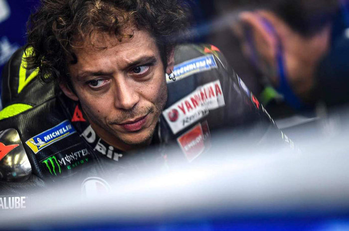 Pembalap Monster Energy Yamaha, Valentino Rossi ungkap masalah Yamaha yang muncul sejak MotoGP musim 2016-2017.