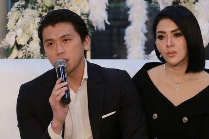 Reino Barack dan Syahrini