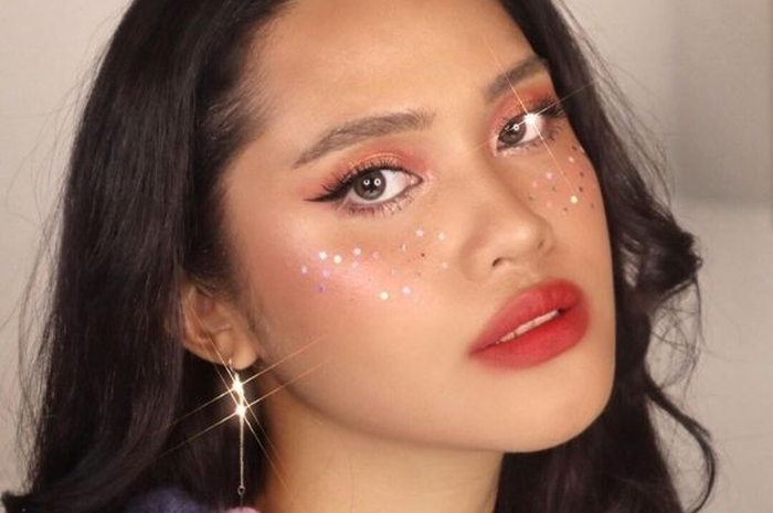 Blurred lips