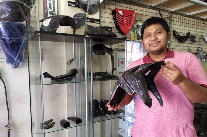 Septian Wijaya, pemilik DCS Auto spesialis part carbon yang bermula dari hobi.