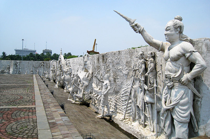 Patih Gajah Mada dalam relief sejarah di Monas - Pelajaran SD Kelas 4, Tema 5 Sub Tema 1, Mahapatih Gajah Mada
