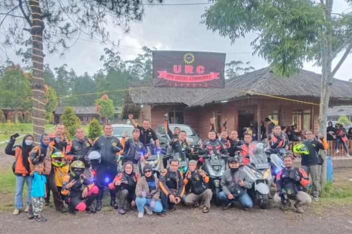 Mantap, UPN Riders Community (URC) gelar famgath sekaligus pelantikan angkatan ke-3 di Kawah Putih Ciwidey.