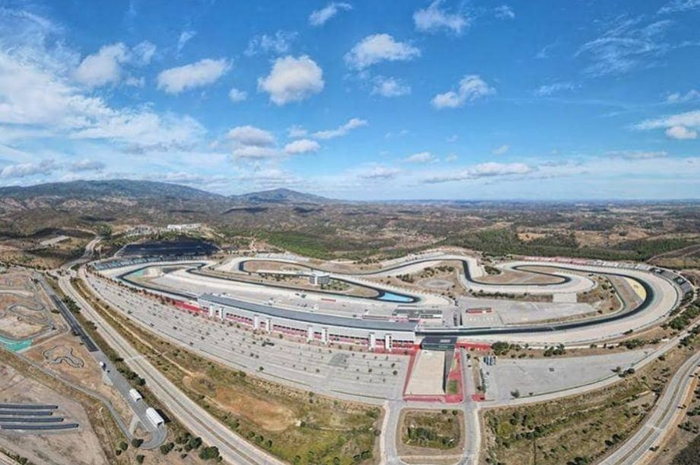 Gara-gara banyak pembalap dan kru MotoGP kena virus corona, pemerintah kaji ulang MotoGP Portugal 2020.