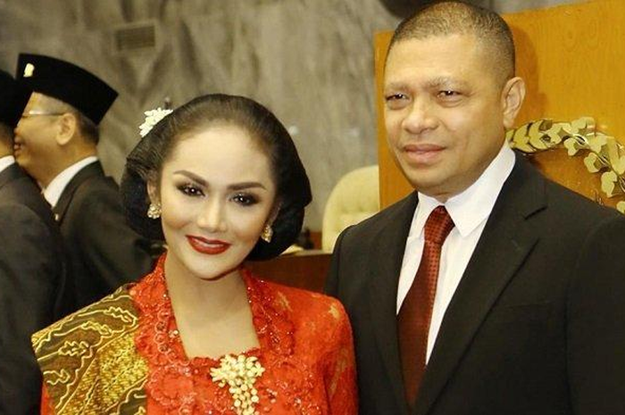 Krisdayanti dan Raul Lemos