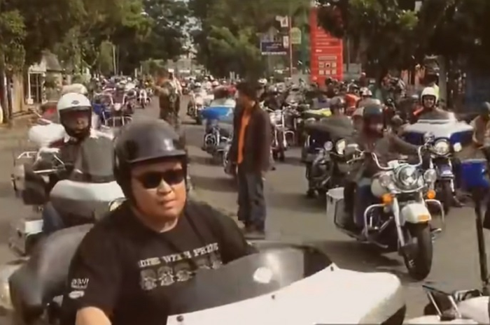 Beredar video kecaman di YouTube soal insiden pengeroyokan TNI oleh anggota klub moge, begini komentar IMI Pusat.
