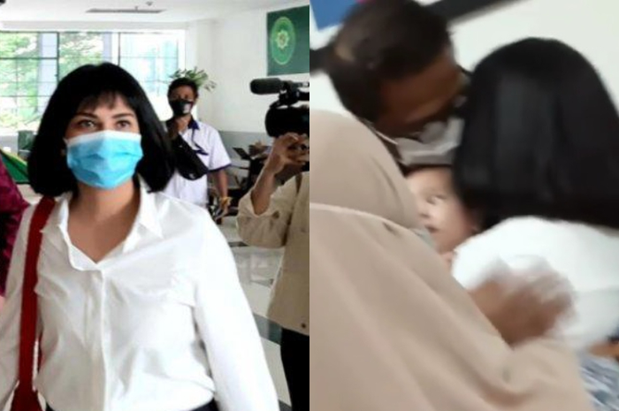 Vanessa Angel menangis di pelukan ayahnya