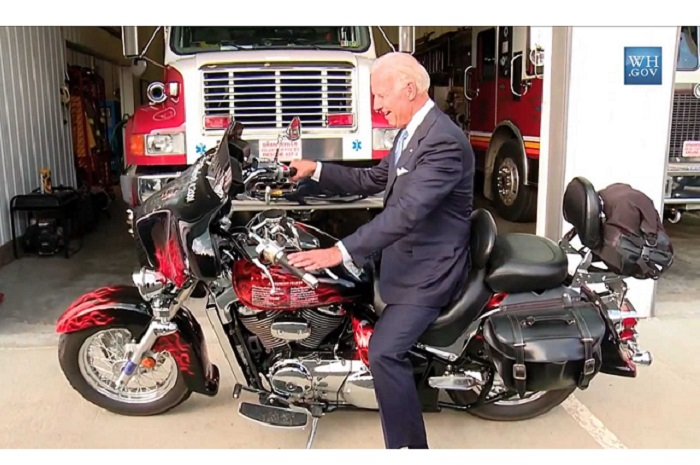 Joe Biden terpilih jadi Presiden Amerika Serikat, ternyata doyan naik moge Harley-Davidson