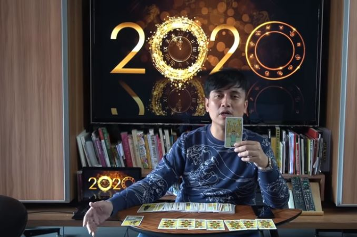 Denny Darko ramalkan artis polos yang tersandung skandal video di tahun 2020