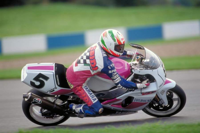 Foto motor asli Yamaha YZF750 yang dibawa Fabrizio Porivano sendiri