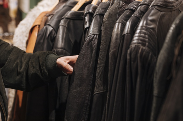 Ilustrasi jaket kulit.