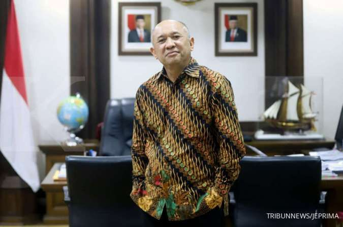 Menteri Koperasi dan Usaha Kecil Menengah Teten Masduki saat wawancara khusus bersama tim Tribunnews di Kantor Kementrian Koperasi dan Usaha Kecil Menengah, Kuningan, Jakarta Selatan, Senin (18/11/2019). 