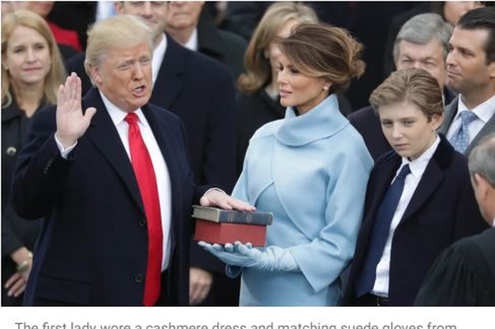 Melania Trump saat pengambilan sumpah Donald Trump 