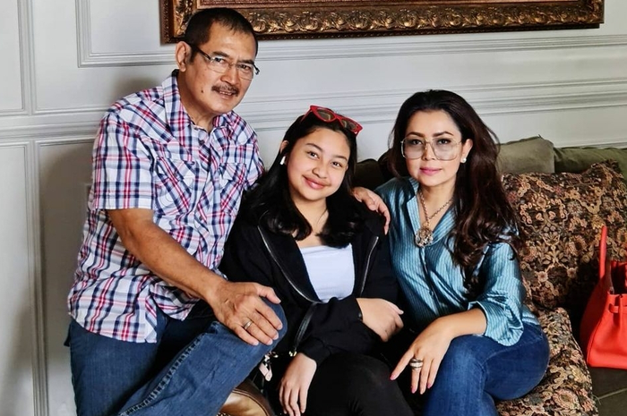 Bambang Trihatmodjo,  Khirani Siti Hartina Trihatmodjo, dan Mayangsari.
