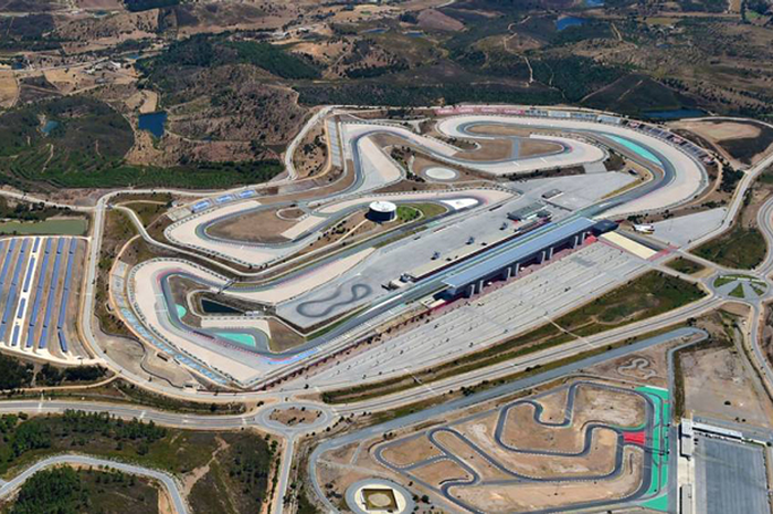 Live Streaming MotoGP Portugal 2020 berlangsung di Autodromo Internacional do Algarve jadi penentuan mampu tidak Suzuki menggasak 3 titel juara dunia sekaligus alias triple crown di MotoGP 2020