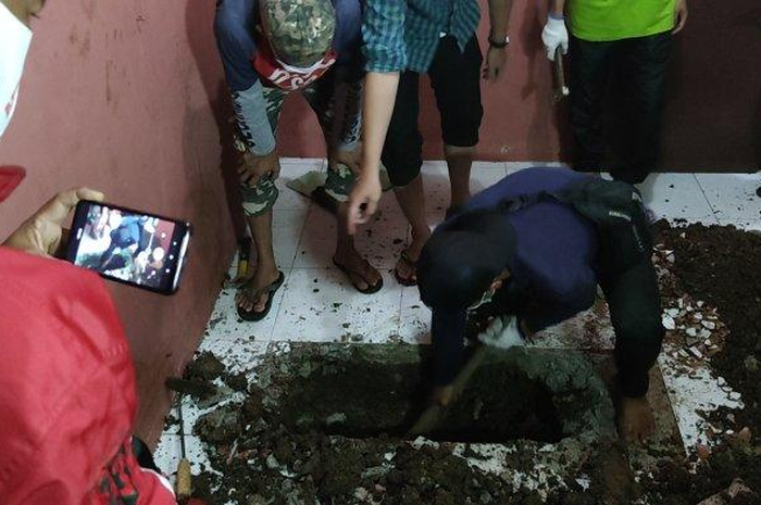 diduga jasad manusia ditemukan dikontrakan di sawangan