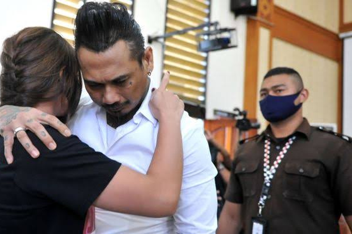 Jerinx Resmi Masuk Penjara, Terbukti Bersalah Mengujarkan Kebemcian di Media Sosial, Divonis 1 Tahun 2 Bulan Penjara
