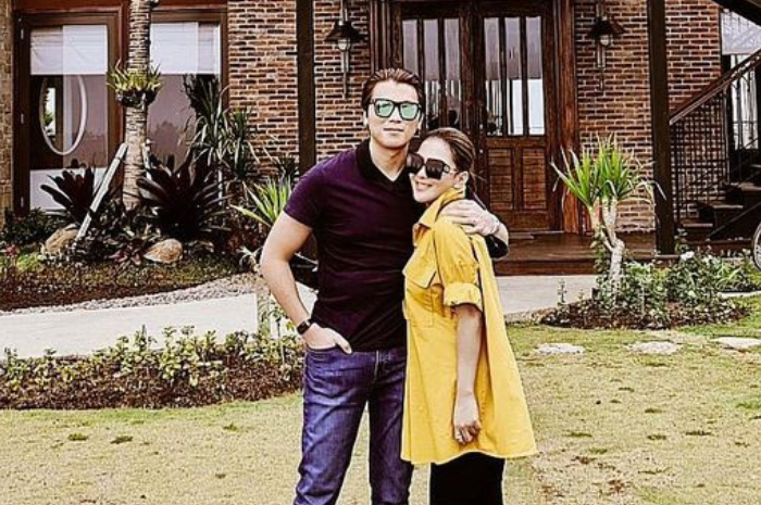 Syahrini dan Reino Barack