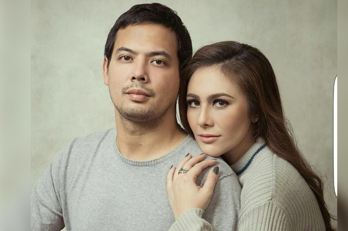 Wulan Guritno dan sang suami, Adilla Dimitri