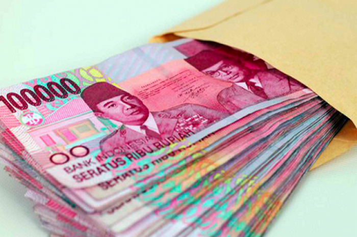 Horee! Upah minimum kabupaten/kota (UMK) tahun 2021 naik di 20 kota ini, intip bro daerah mana saja dan naik berapa.