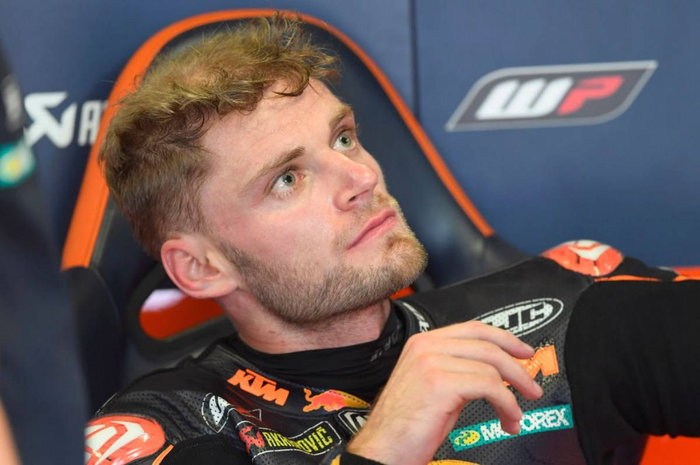 Pembalap tim Red Bull KTM Factory Racing, Brad Binder enggak percaya sabet gelar Rookie of The Year 2020.