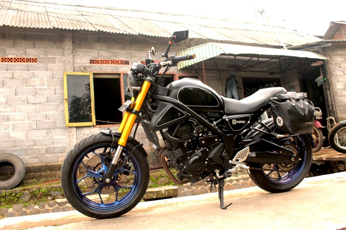 Modifikasi Yamaha MT-25 jadi scrambler, simpel tapi pas banget buat harian.
