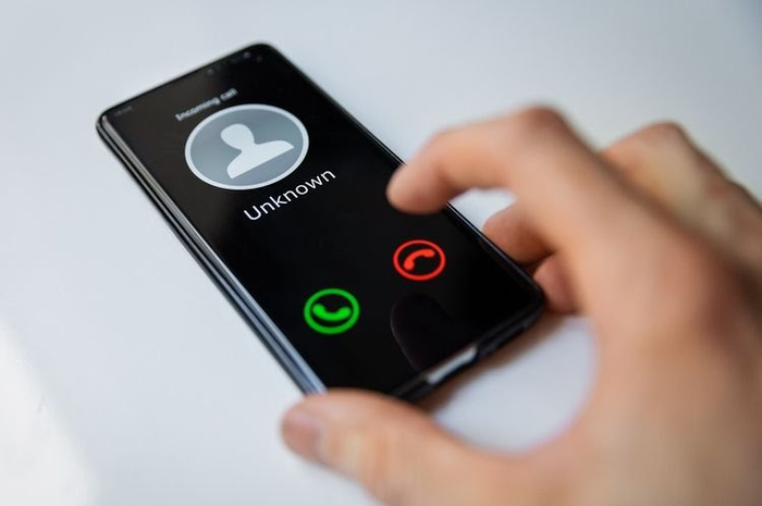 Ilustrasi notifikasi telepon spam yang muncul bagi pengguna HP Android berkat fitur baru Google Voice.