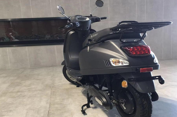 Motor listrik baru  ala Vespa murahnya gak kira-kira cuma sepertiga harga aslinya versi bensin
