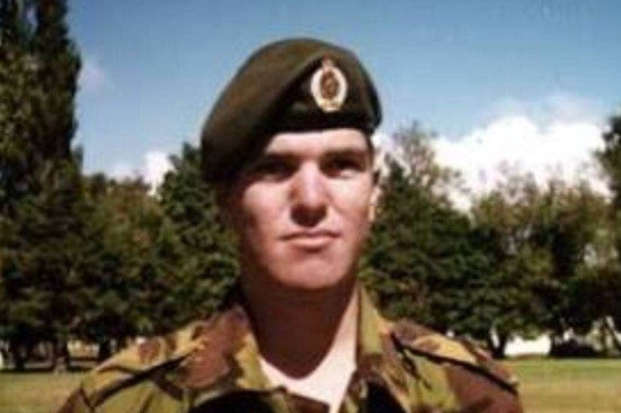 Prajurit Leonard Manning terbunuh di Timor Timur pada tanggal 24 Juli 2000, ketika sedang bertugas menjaga perdamaian.