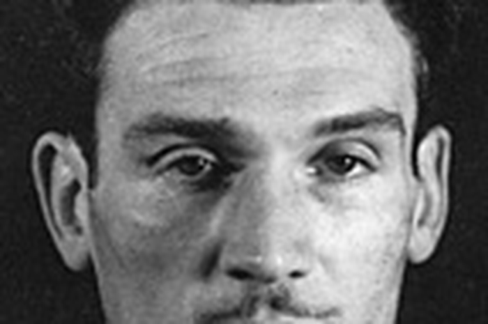 Eddie Chapman, perampok dan pencuri yang menjadi agen ganda Inggris.