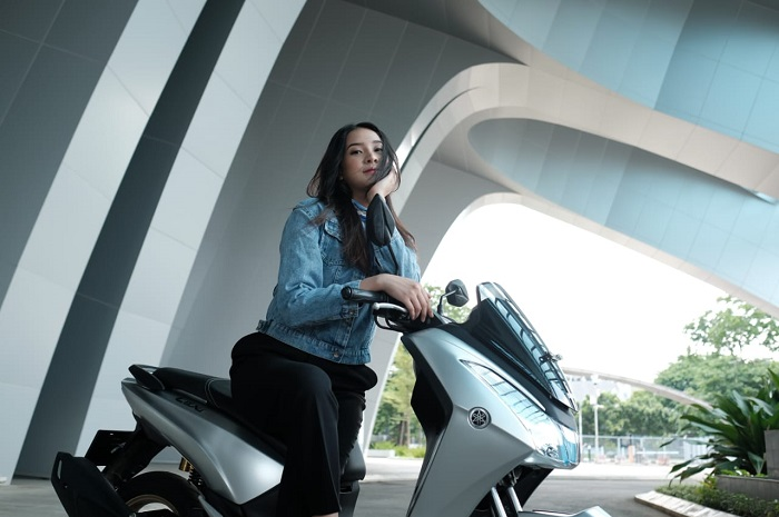 Anya Geraldine pamer SIM C, netizen malah heboh lihat nama aslinya