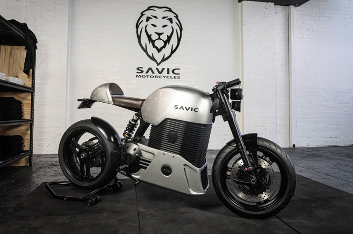 Motor listrik prototipe dari Savic Motorcycles siap untuk diuji jalan.