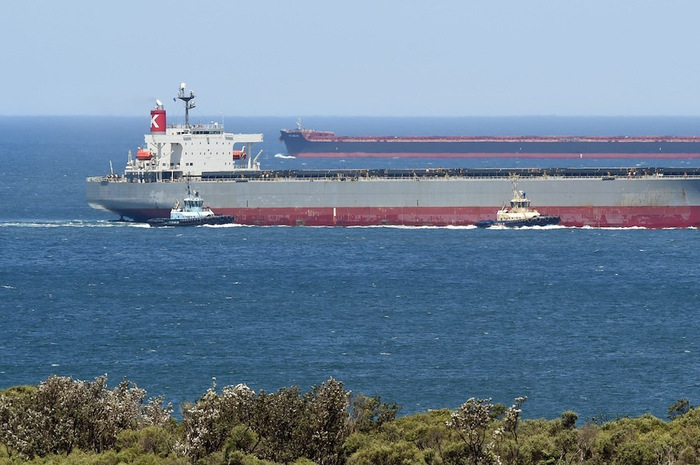 Kapal kargo batubara Australia