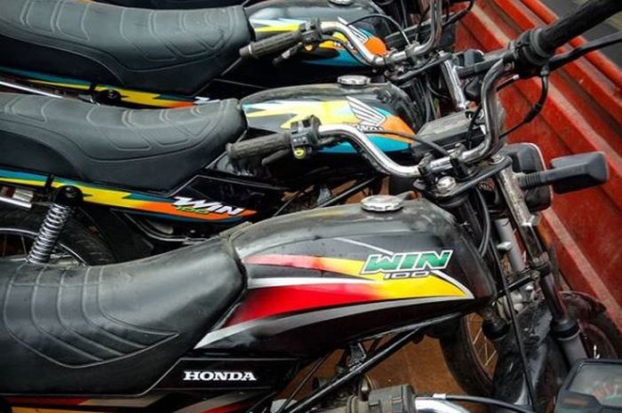 Ilustrasi lelang motor Honda Win 100.