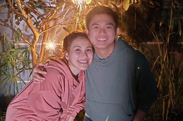 Ayu Ting-Ting dan Adit Jayusman 