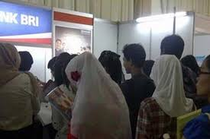 Antri di bank BRI