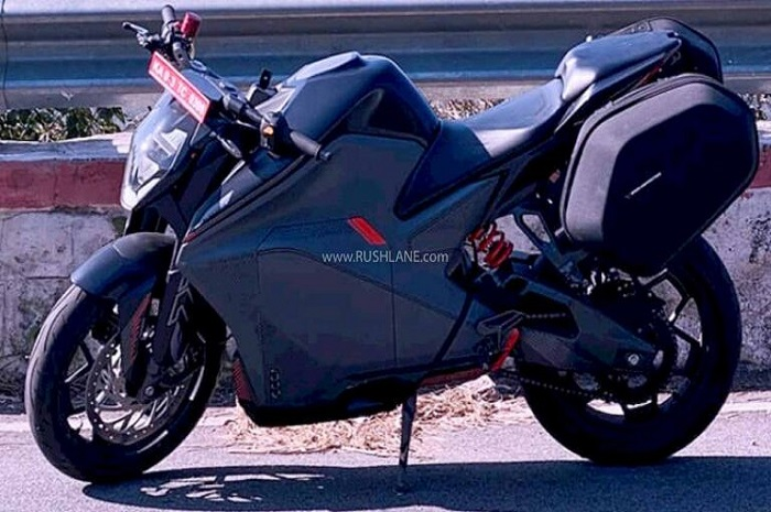 Motor listrik dengan bodi bongsor lagi dites, fiturnya komplit speknya bikin melongo.