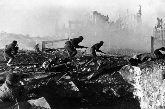 Apa yang akan terjadi jika Stalingrad jatuh dalam pertempuran Stanlingrad? Ini analisa sejarawan, bisa jadi Nazi menang perang dan menaklukkan Eropa!