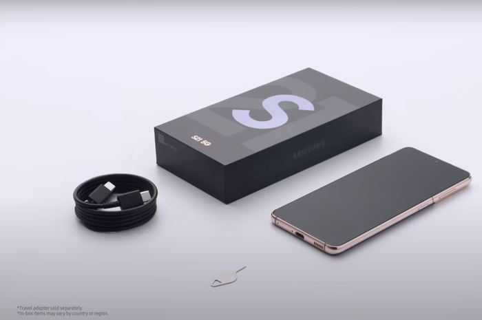 Isi box dalam paket penjualan Samsung Galaxy S21.