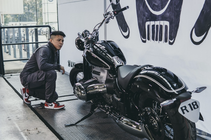 Ariel Noah punya motor Rp 1 miliyar, cerita efek suntikan vaksin Covid-19.