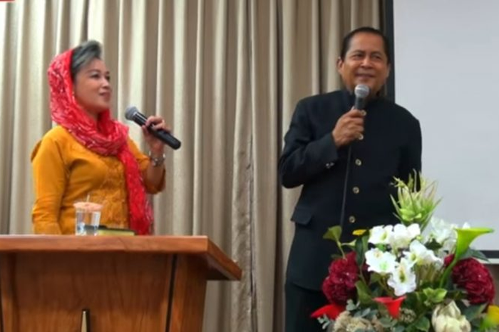 Junaedi Salat (kanan). Aktor senior Junaedi Salat diketahui meninggal dunia tadi malam, Senin (18/1), pada pukul 20.09 WIB di RS PGI Cikini, Jakarta. 