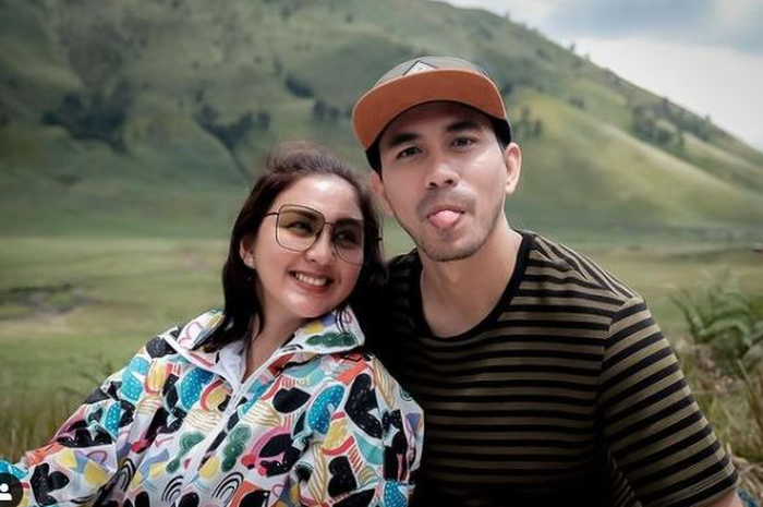 Darius Sinathrya dan Donna Agnesia