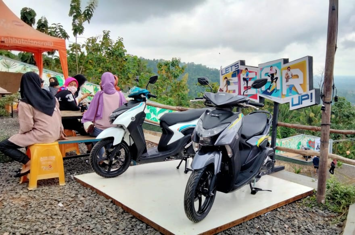 Yamaha Gear 125 di destinasi wisata viral Lengkung Langit