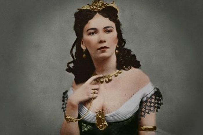 Cora Pearl