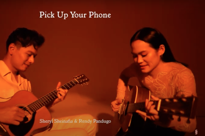 Sheryl Sheinafia ft. Rendy Pandugo 'pick up your phone'