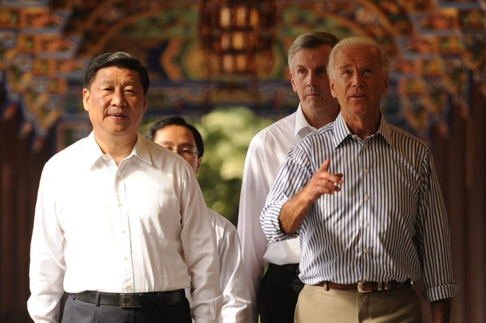 Waktu itu, Xi Jinping adalah wakil Presiden Tiongkok sementara Joe Biden adalah wakil Presiden Amerika Serikat.
