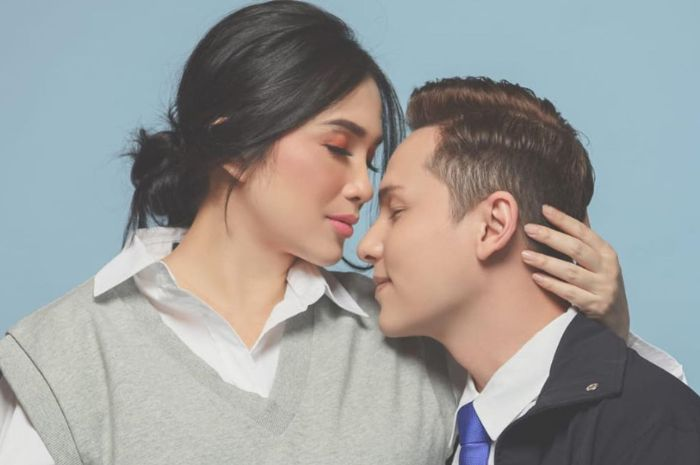 Ussy Sulistiawaty, Andhika Pratama.  