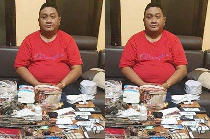 Sumaryono, warga Dusun Kandangan, Desa Kedungrejo, Baron, Nganjuk saat diamankan oleh Jajaran Polres Kediri bersama barang bukti. 