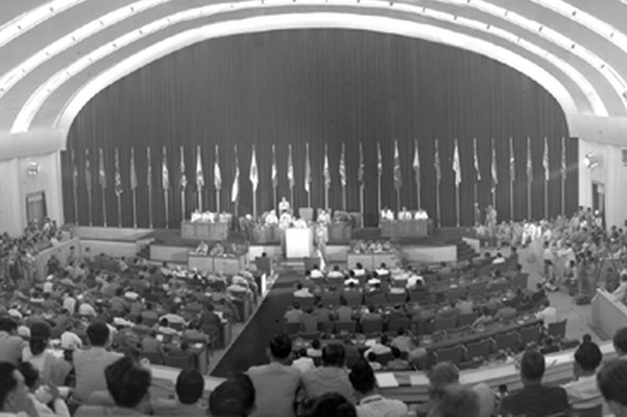 Konferensi Asia-Afrika tahun 1955 di Gedung Merdeka Bandung.